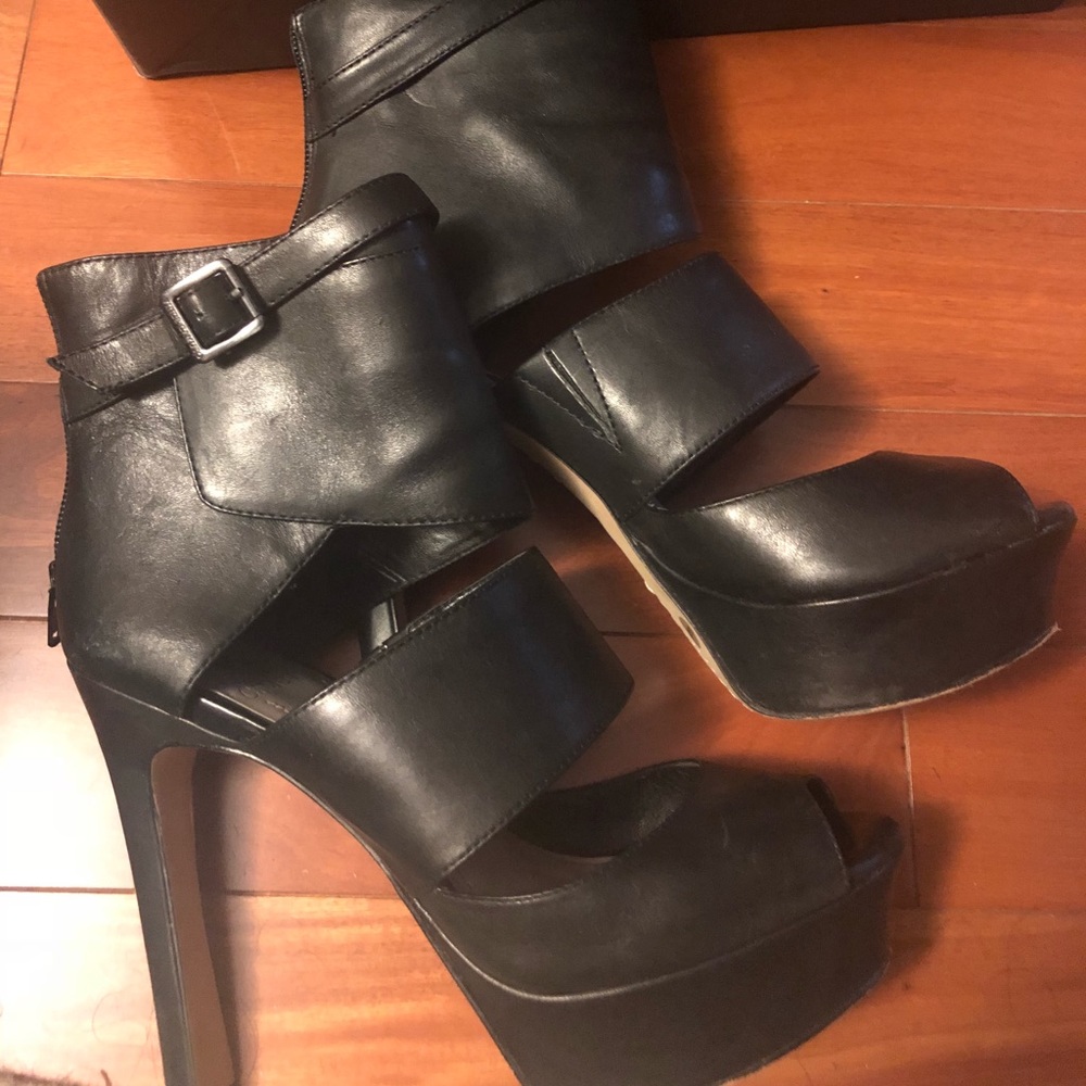 Vince Camuto Open toe heels, size 6.5